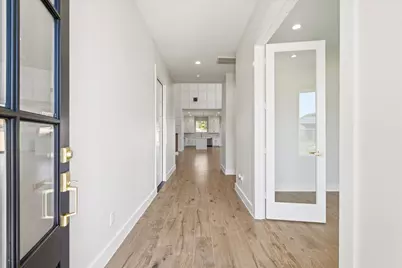 114 S Carroll Street, La Porte, TX 77571 - Photo 2