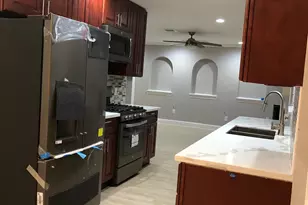 10667 Hazelhurst Dr E, Houston, TX 77043 - Photo 14