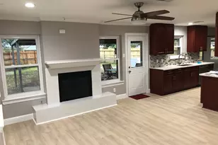 10667 Hazelhurst Dr E, Houston, TX 77043 - Photo 6