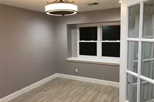 10667 Hazelhurst Dr E, Houston, TX 77043 - Photo 24