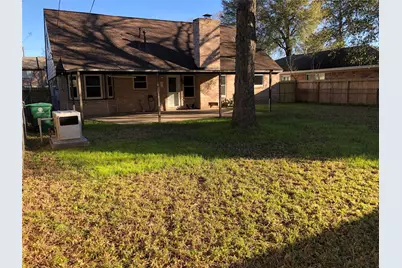 10667 Hazelhurst Drive E, Houston, TX 77043 - Photo 32