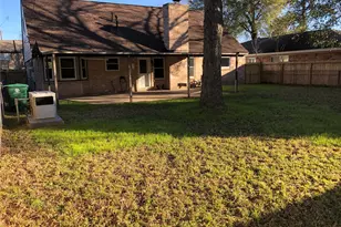 10667 Hazelhurst Dr E, Houston, TX 77043 - Photo 32