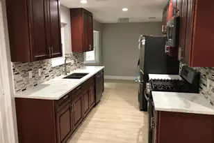 10667 Hazelhurst Dr E, Houston, TX 77043 - Photo 12