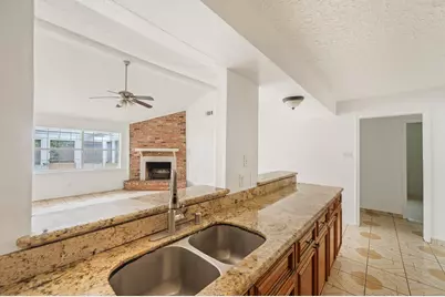 11707 N Nottingham Circle, Houston, TX 77071 - Photo 8
