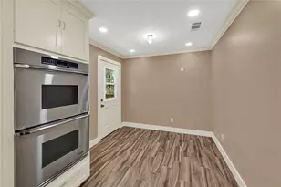 211 Walter Dr, Cleveland, TX 77328 - Photo 8
