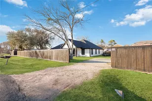 125 Broadmore Dr, Fresno, TX 77545 - Photo 8