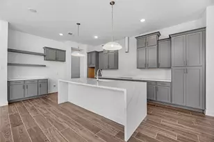 10715 Avanti Dr, Richmond, TX 77469 - Photo 6