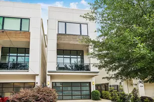 1526 Vermont St, Houston, TX 77006 - Photo 2
