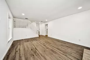 33 Kittiwake Ct, The Woodlands, TX 77380 - Photo 4