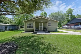 805 Webb St, Conroe, TX 77301 - Photo 2