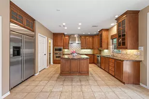 10 Mirror Ridge Dr, The Woodlands, TX 77382 - Photo 18