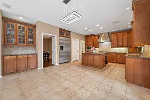 10 Mirror Ridge Dr, The Woodlands, TX 77382 - Photo 14