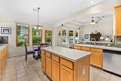 122 S Evangeline Oaks Circle, The Woodlands, TX 77384 - Photo 12