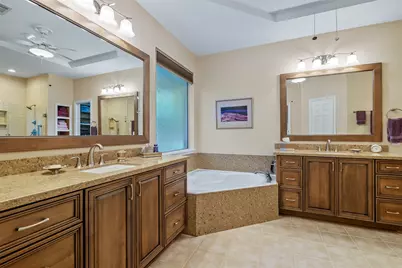 122 S Evangeline Oaks Circle, The Woodlands, TX 77384 - Photo 18