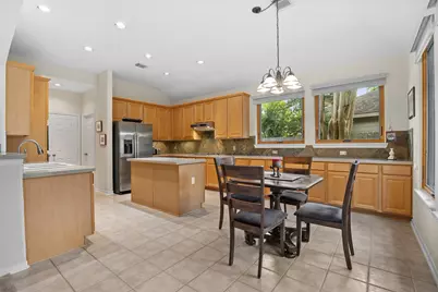 122 S Evangeline Oaks Circle, The Woodlands, TX 77384 - Photo 10