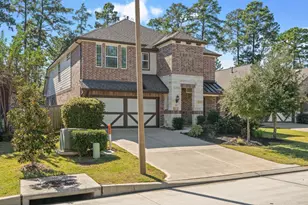 143 Scarlet Maple Ct, Conroe, TX 77318 - Photo 2