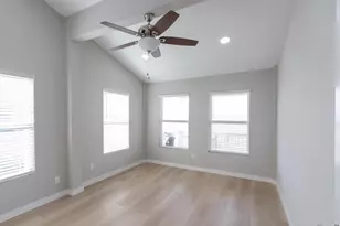 2830 Bay Oaks Harbor Dr, Baytown, TX 77523 - Photo 10