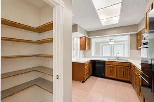 39 Oak Harbor Dr, Houston, TX 77062 - Photo 14