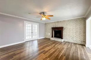39 Oak Harbor Dr, Houston, TX 77062 - Photo 8