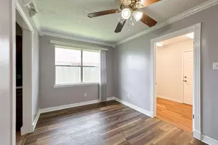 39 Oak Harbor Dr, Houston, TX 77062 - Photo 18