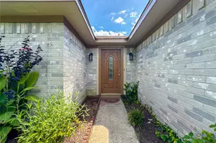 39 Oak Harbor Dr, Houston, TX 77062 - Photo 4