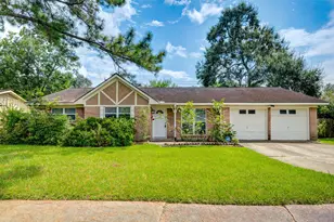 5451 Loch Lomond Dr, Houston, TX 77096 - Photo 2