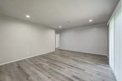 5451 Loch Lomond Drive, Houston, TX 77096 - Photo 14