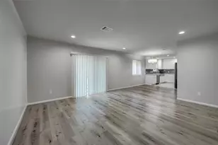 5451 Loch Lomond Dr, Houston, TX 77096 - Photo 12