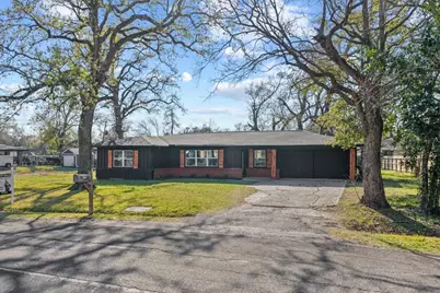 122 N Holly Drive, Baytown, TX 77520 - Photo 4