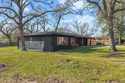 122 N Holly Drive, Baytown, TX 77520 - Photo 12