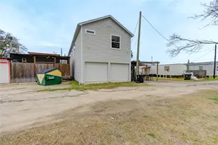 313 Grand Ave, Bacliff, TX 77518 - Photo 2