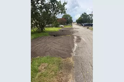 2410 Avenue B, Dickinson, TX 77539 - Photo 1