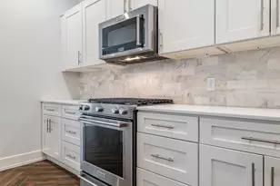 210 E 32nd St, Houston, TX 77018 - Photo 10