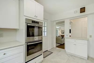 2136 Pelham Drive, Houston, TX 77019 - Photo 10