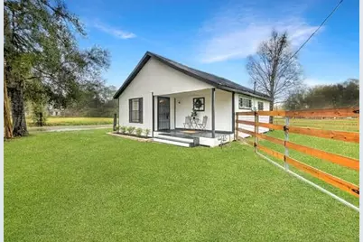 801 Washington Street, Liberty, TX 77575 - Photo 2
