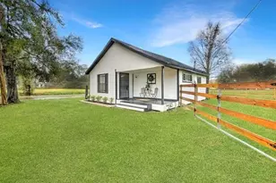 801 Washington St, Liberty, TX 77575 - Photo 2