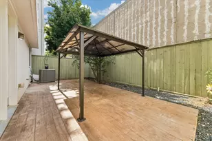 6019 Post Oak Green Ln, Houston, TX 77055 - Photo 32