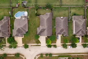 211 Mdw Rdg Wy, Clute, TX 77531 - Photo 32