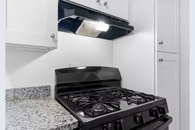 1430 E 32nd 1/2 Street, Houston, TX 77022 - Photo 8