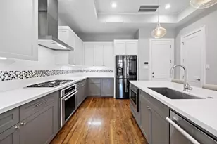 404 W Pierce St, Houston, TX 77019 - Photo 10