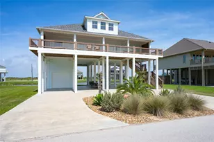 3717 Biscayne Beach Rd, Crystal Beach, TX 77650 - Photo 2