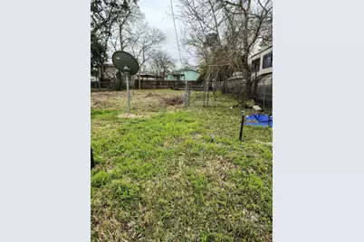 125 Bay Shore Drive, La Porte, TX 77571 - Photo 8