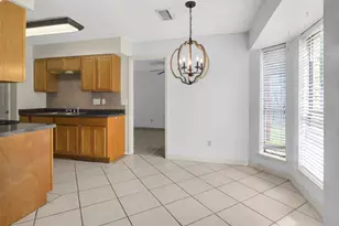 4936 Meadowood Cir, Baytown, TX 77521 - Photo 4