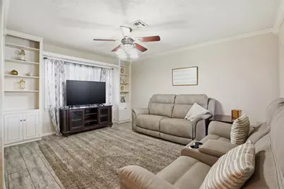 308 Moody Avenue, League City, TX 77573 - Photo 4