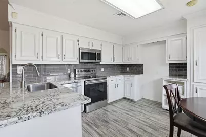 308 Moody Avenue, League City, TX 77573 - Photo 10