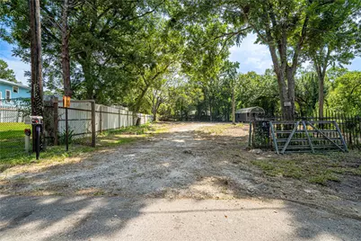 4906 Edgewater Drive, Houston, TX 77093 - Photo 4