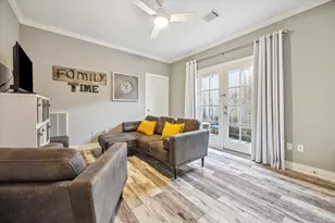 190 Oak Pl Dr, Houston, TX 77006 - Photo 8