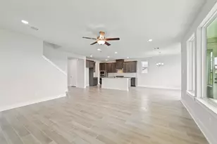 13618 Hartwell Bend Dr, Texas City, TX 77568 - Photo 4