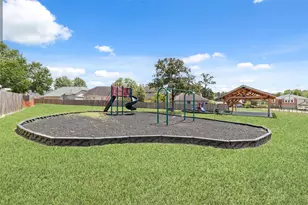 1014 Oak Glen Dr, Willis, TX 77378 - Photo 2