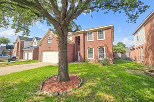 2214 Trotter Dr, Katy, TX 77493 - Photo 2